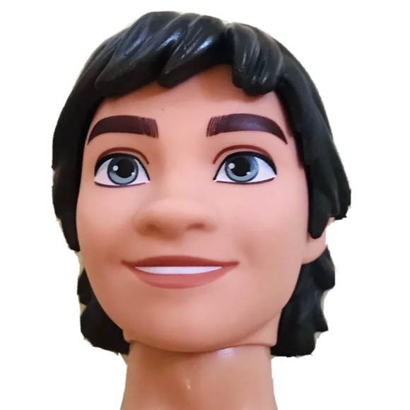 Ryder Fashion Doll Frozen II Retired To Dress Sámi - Picture 1 of 5